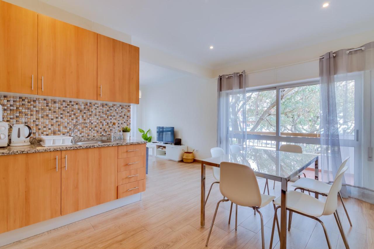 Quarteira 2Br - Near The Beach At Homesbyfc Extérieur photo